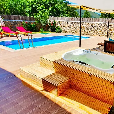 فيلة Kayakoey'De Kiralik Muhafazakar Villa *